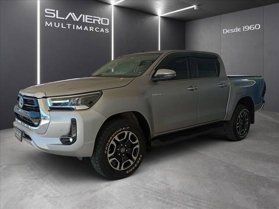 TOYOTA HILUX 2.8 D-4D TURBO DIESEL CD SRX 4X4 AUTOMÁTICO TOYOTA HILUX 2.8 D-4D TURBO DIESEL CD SRX 4X4 AUTOMÁTICO